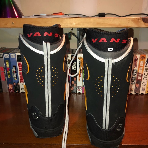 Vans Snowboarding Boots - Picture 3 of 5